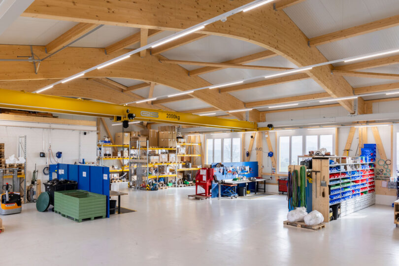 Franz Suter GmbH - Lagerhalle mit Gebäudetechnik